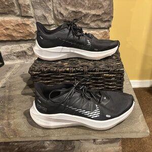 Nike Men’s Zoom Sneakers-Size 9
